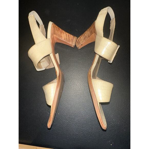 FERRAGAMO CREAM ALLIGATOR LEATHER STRAPPY STACK HEELED SANDALS 7.5N - Picture 3 of 5